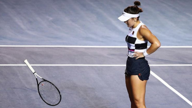
	&quot;Trimisa la facut bagaje!&quot; | Bianca Andreescu este prima jucatoare din top 10 WTA eliminata de la Australian Open
