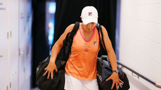 Liderul mondial, Ashleigh Barty, ELIMINATA surprinzator in sferturile Australian Open de numarul 27 WTA: Muchova si Brady joaca la Melbourne in premiera o semifinala de Slam