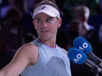 
	&quot;Mama, stiu ca esti in fata televizorului si plangi acum!&quot; | Reactie emotionanta a invinsei din finala Australian Open, Jennifer Brady in cadrul ceremoniei de premiere
