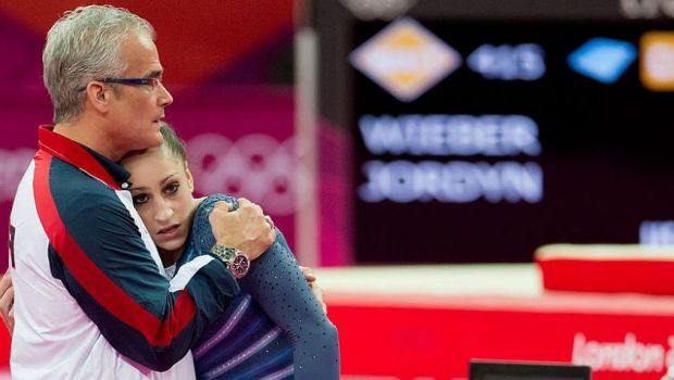 
	Fostul antrenor al lotului olimpic de gimnastica al SUA s-a sinucis dupa ce a fost acuzat de abuzuri sexuale! Ce le facea fetelor
