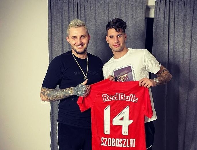 EXCLUSIV | "Szoboszlai mi-a spus ca voia sa joace cu noi!" A fost coleg cu Man si Tucudean, acum e hairstylistul starurilor din Bundesliga! Romanul care ii tunde pe jucatorii lui Bayern_1