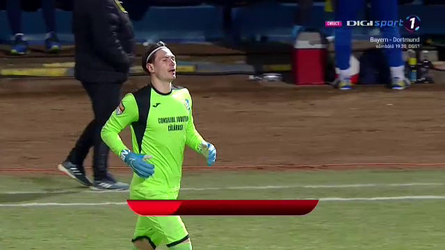 Pustai s-a INFURIAT dupa golurile marcate de Dinamo si a schimbat portarul la pauza!_9