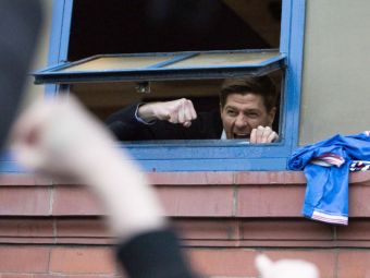 
	Steven Gerrard, in EXTAZ dupa ce a castigat titlul cu Rangers! &quot;Este o realizare monumentala si sunt mandru!&quot;

