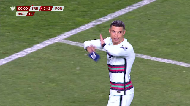 Ronaldo s-a INFURIAT si a PLECAT de pe teren inainte de finalul meciului! A trantit banderola dupa ce a fost FURAT! Imaginile care fac inconjurul lumii_3