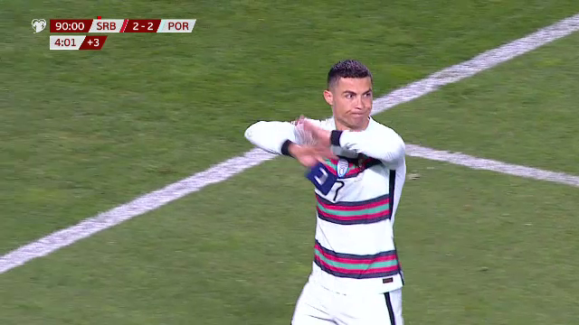 Ronaldo s-a INFURIAT si a PLECAT de pe teren inainte de finalul meciului! A trantit banderola dupa ce a fost FURAT! Imaginile care fac inconjurul lumii_7