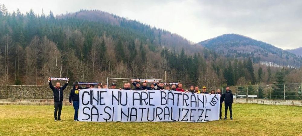 Echipa Nationala Federatia Romana de Fotbal protest suporteri