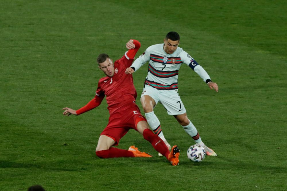 Ronaldo, ironizat de un jucator al lui Manchester United dupa golul nevalidat cu Serbia! "E pe linie. Se vede clar acum?"_4