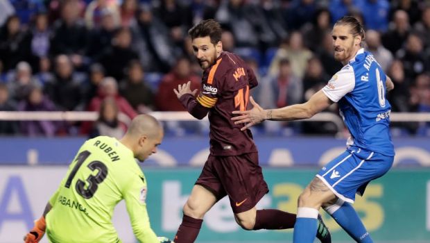
	Dinamo si-a adus un fundas spaniol care s-a duelat in trecut cu Messi! Fotbalistul fost prezentat oficial

