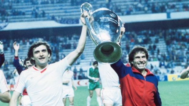 
	Decizie de ultima ora la Steaua! Vor o replica a trofeului Cupei Campionilor Europeni castigat la Sevilla, dupa ce suporterii l-au acuzat pe Becali ca a vandut trofeul
