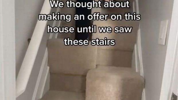 
	Incredibil! Au luat-o la fuga cand au vazut cum aratau scarile casei pe care voiau sa o cumpere! Au aratat totul la scurt timp dupa
