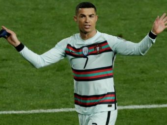 
	Furia lui Ronaldo salveaza vieti! Suma incredibila pentru care a fost vanduta la licitatie banderola pe care capitanul Portugaliei a aruncat-o de nervi
