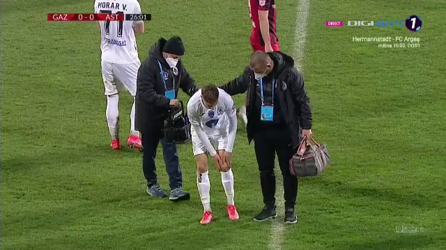 Atentie, imagini greu de privit! Pustiul de 18 ani de la Gaz Metan a iesit in lacrimi din teren la debutul pentru echipa! Istvan Kovacs a chemat de urgenta medicii! Ce s-a intamplat_28