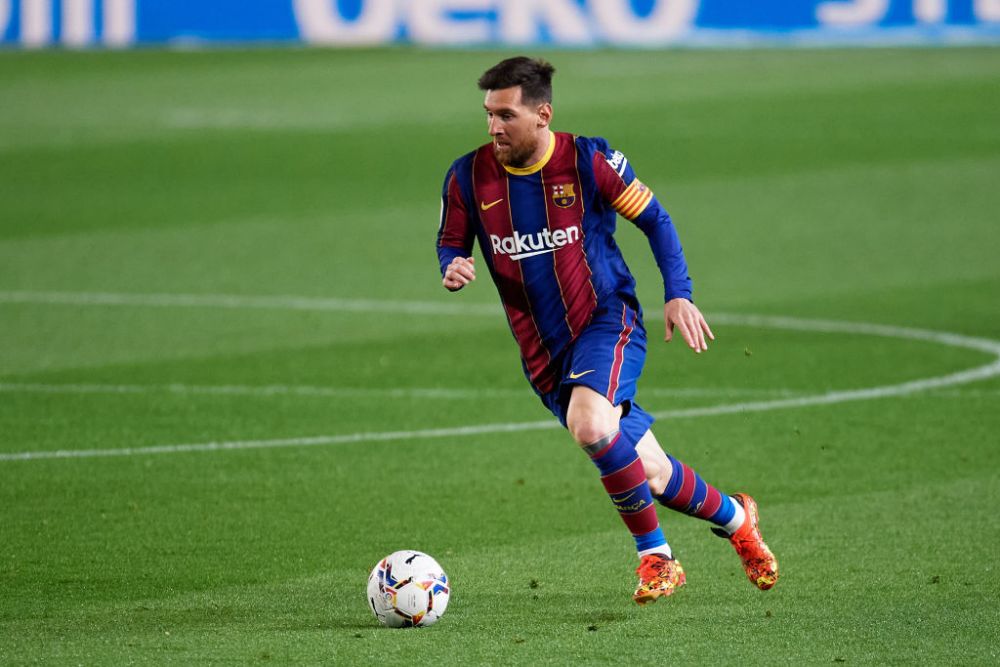 Gest superb al Barcelonei pentru Leo Messi! Fotbalistul a fost premiat pe gazon, alaturi de toata familia, dupa ce a depasit recordul de prezente pentru club_5