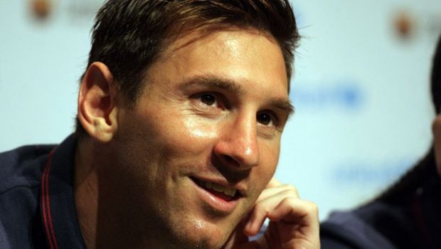 
	Cum a incercat Messi in tinerete sa cucereasca o femeie intr-un club! &quot;Vii la mine acasa? Mergem la o petrecere ca doi prieteni.&quot; Dezvaluiri incredibile
