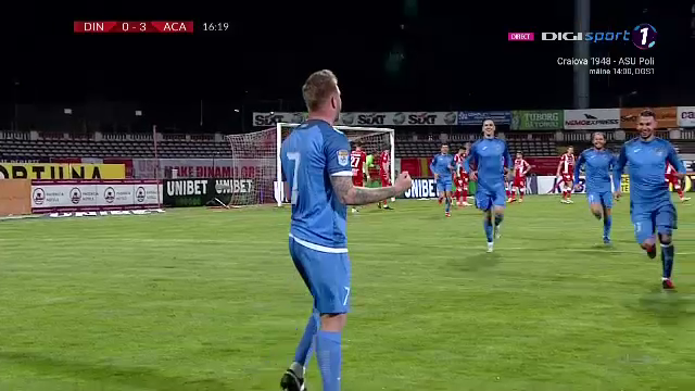 Reactia fabuloasa a lui Gigi Multescu dupa golul mondial primit direct din corner de la Moulin! Ce a facut antrenorul lui Dinamo la marginea terenului_4