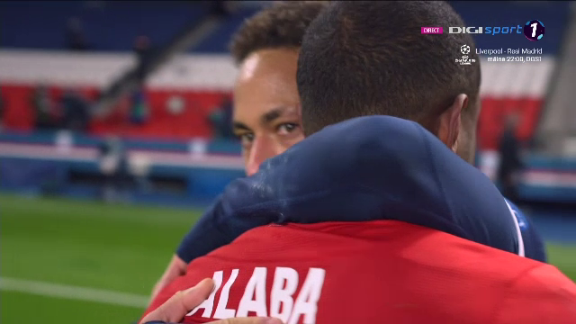 De asta iubim fotbalul! :) Gestul superb facut de Neymar dupa ce a eliminat-o pe Bayern! S-a dus direct la Alaba_8