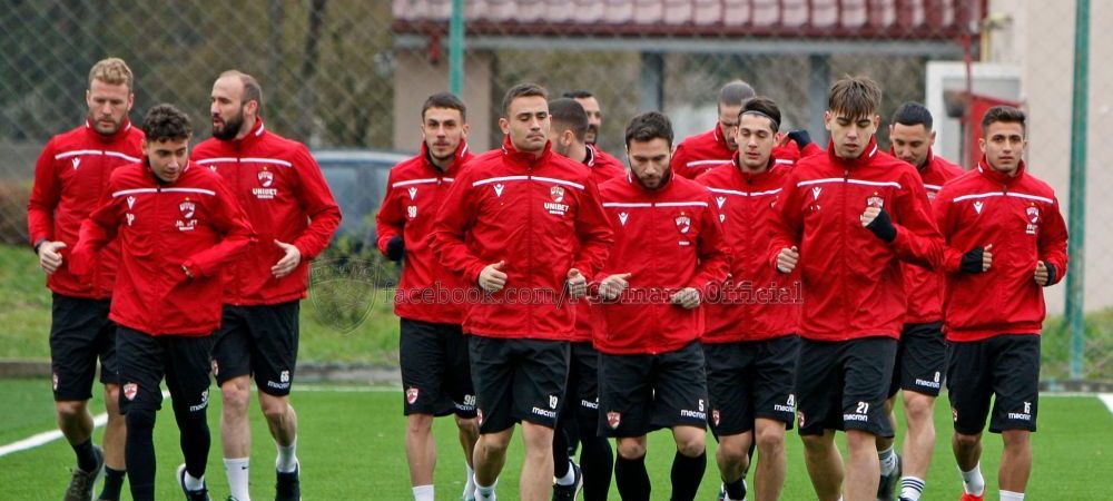 Dinamo Bucuresti accidentare Dinamo in playout Dusan Uhrin joseph akpala