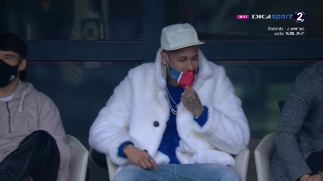 50 Cent, tu esti?! :)) Neymar a furat toate privirile in tribune la meciul lui PSG! Cum a putut sa apara starul brazilian _9