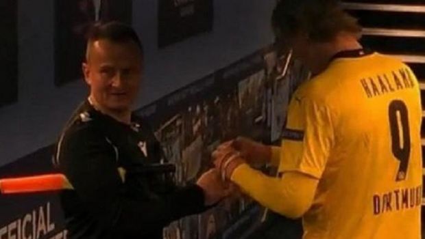 
	Gestul incredibil facut de Haaland pentru Sovre dupa ce arbitrul i-a cerut un autograf pentru a-l dona! Ce a facut fotbalistul Borussiei Dortmund
