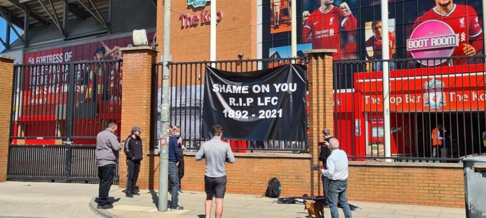 Liverpool Fani protest Superliga