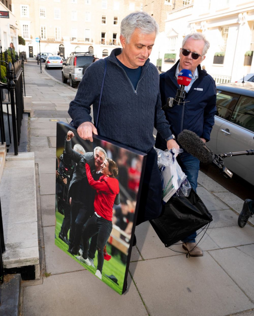 VIDEO | Mourinho si-a luat bagajele si a plecat de la Tottenham! Cu ce a fost vazut plecand de la stadion_5