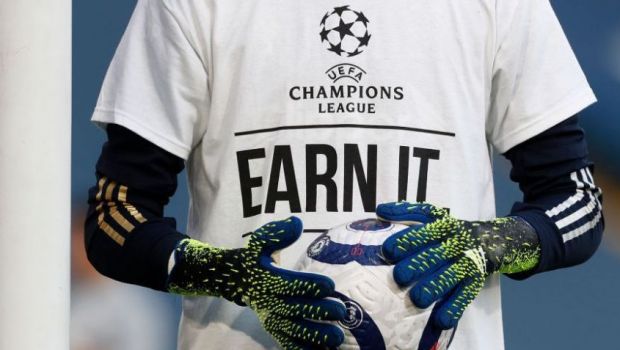 
	Raspunsul lui Leeds fata de Super Liga va ramane in istorie! Un tricou cu mesajul devenit celebru va fi expus in Muzeul Fotbalului
