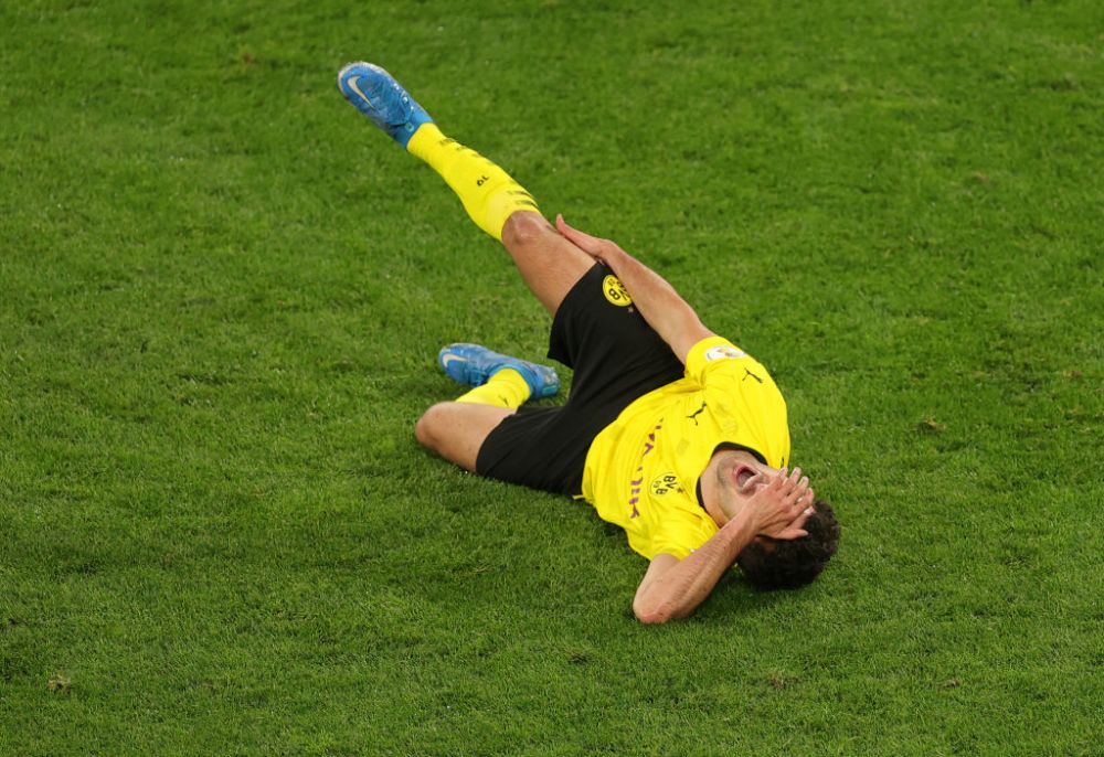 Accidentare horror la meciul lui Dortmund! Haaland nici nu s-a putut uita la coechipierul sau! Atentie, imagini cu puternic impact emotional_4