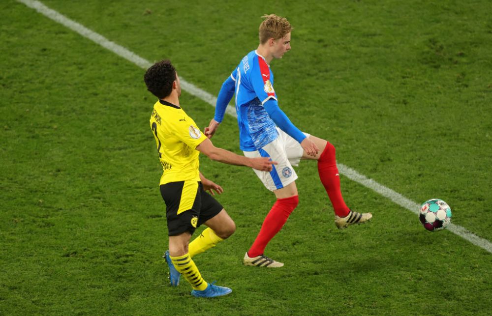 Accidentare horror la meciul lui Dortmund! Haaland nici nu s-a putut uita la coechipierul sau! Atentie, imagini cu puternic impact emotional_7