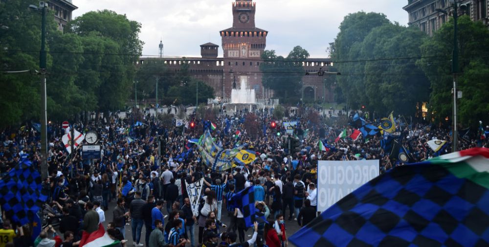 Zeci de mii de oameni pe strazi dupa ce Inter si Ajax au catigat titlul in tarile lor! Imaginile care fac inconjurul lumii_11