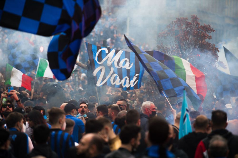 Zeci de mii de oameni pe strazi dupa ce Inter si Ajax au catigat titlul in tarile lor! Imaginile care fac inconjurul lumii_19