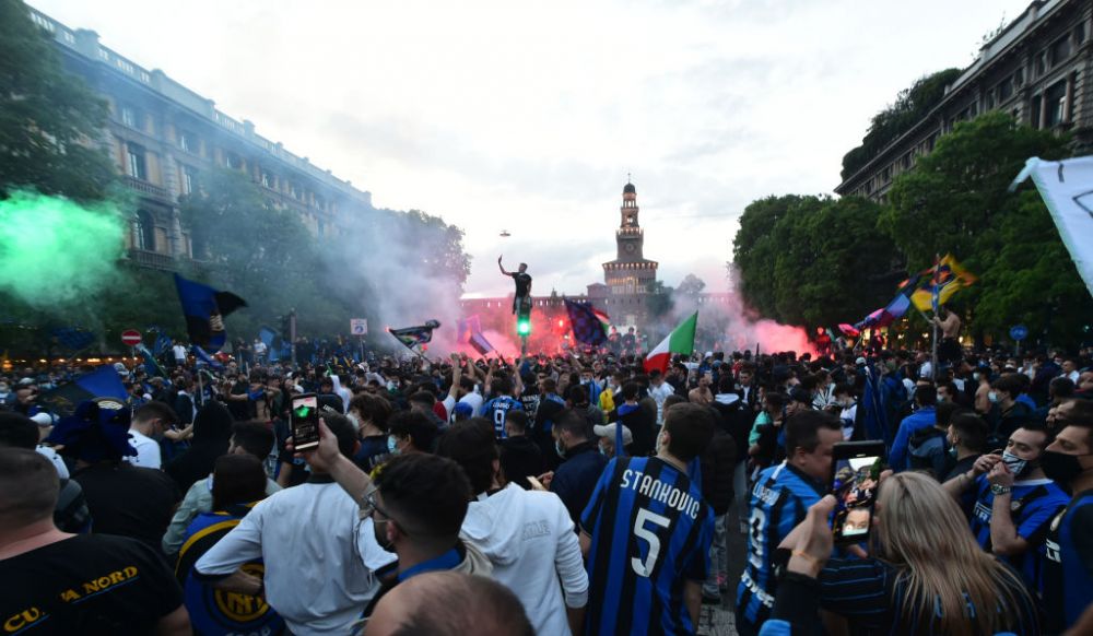 Zeci de mii de oameni pe strazi dupa ce Inter si Ajax au catigat titlul in tarile lor! Imaginile care fac inconjurul lumii_6