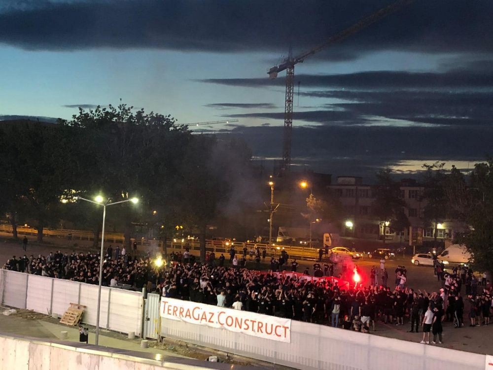 S-a aprins cartierul, a ars Ghencea! Peste 1000 de oameni la stadionul Steaua pentru sarbatoarea istorica de 7 mai_16