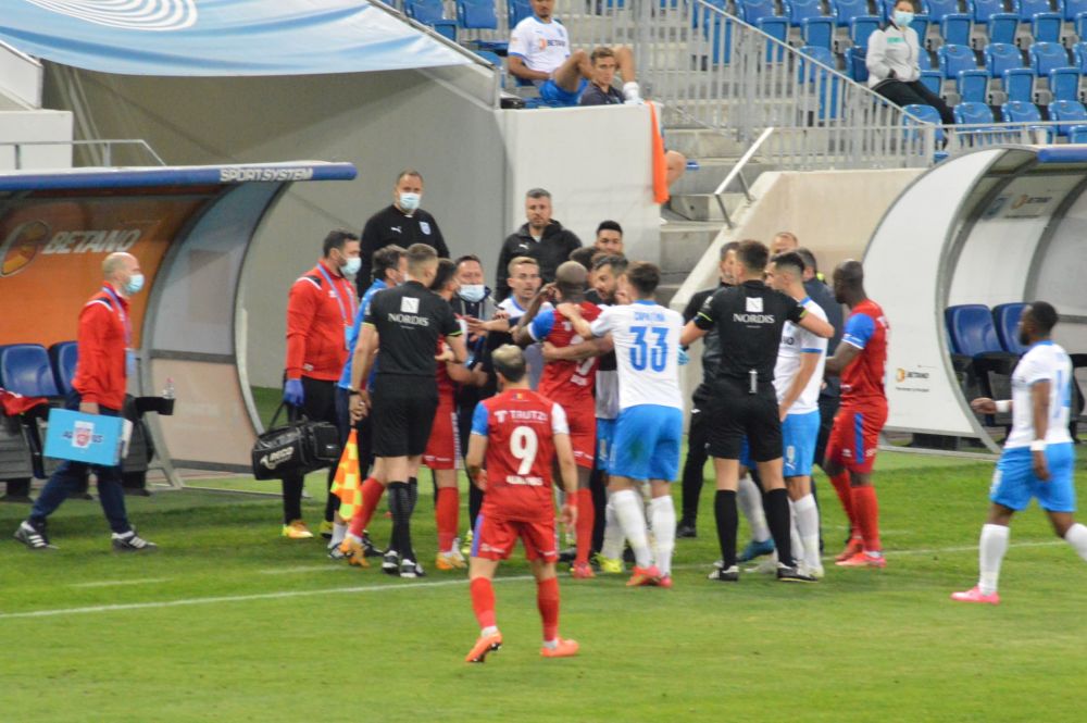 Fotbalistii de la Botosani au fost premiati dupa victoria de la Craiova! Cati bani au incasat jucatorii lui Croitoru_4