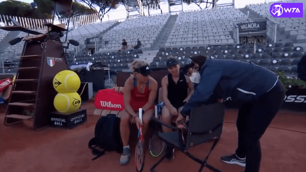 A plans de durere! Momentul in care Simona Halep s-a accidentat brusc in meciul cu Kerber si nu a mai putut sa faca niciun pas! Sanse minime de participare la Roland Garros_4