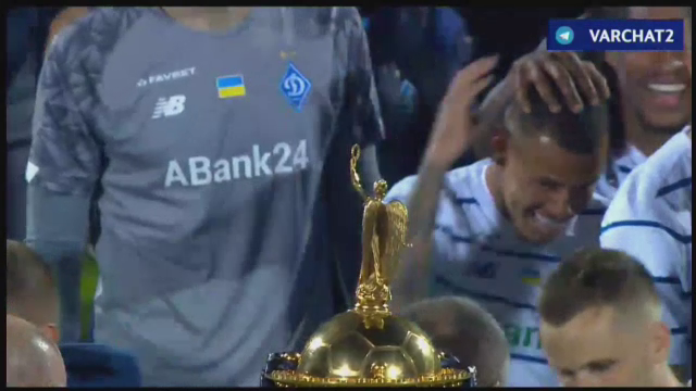 Lucescu a rupt tot in Ucraina! Imagini fantastice dupa ce a luat si Cupa cu Dinamo Kiev: a fost aruncat in aer de jucatori! Scene fantastice_21
