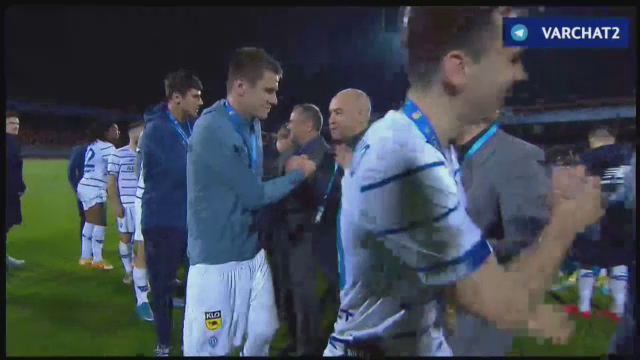 Lucescu a rupt tot in Ucraina! Imagini fantastice dupa ce a luat si Cupa cu Dinamo Kiev: a fost aruncat in aer de jucatori! Scene fantastice_23