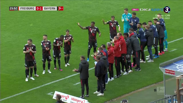 Asa ceva nu s-a mai intamplat in timpul unui meci de fotbal! Ce au facut jucatorii lui Bayern dupa ce Lewandowski a egalat recordul uluitor al lui Gerd Muller_9