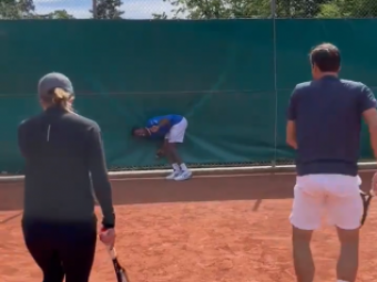 
	Roger Federer a comis-o! Elvetianul l-a lovit cu o minge pe Gael Monfils intr-o zona interzisa, sub ochii Elinei Svitolina: reactia jucatoarei din Ucraina
