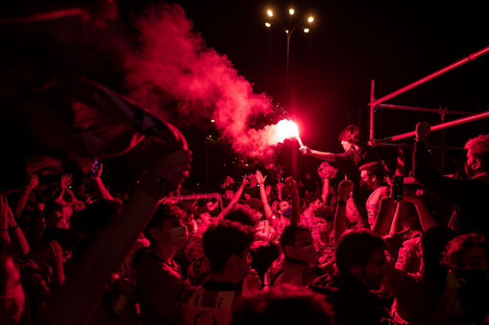 Imagini incredibile din Spania! Vedetele lui Simeone au dansat pe strazi cu fanii dupa ce Atletico a cucerit titlul! Gestul emotionant al lui Koke_8
