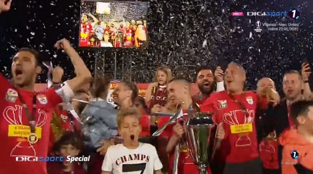CFR Cluj si-a primit trofeul de campioana a Romaniei! Imaginile senzationale ale bucuriei de la Cluj_9