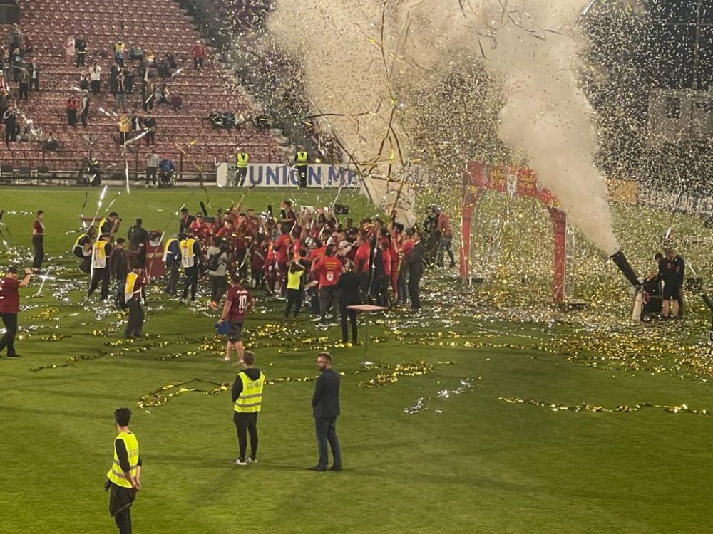 CFR Cluj si-a primit trofeul de campioana a Romaniei! Imaginile senzationale ale bucuriei de la Cluj_16
