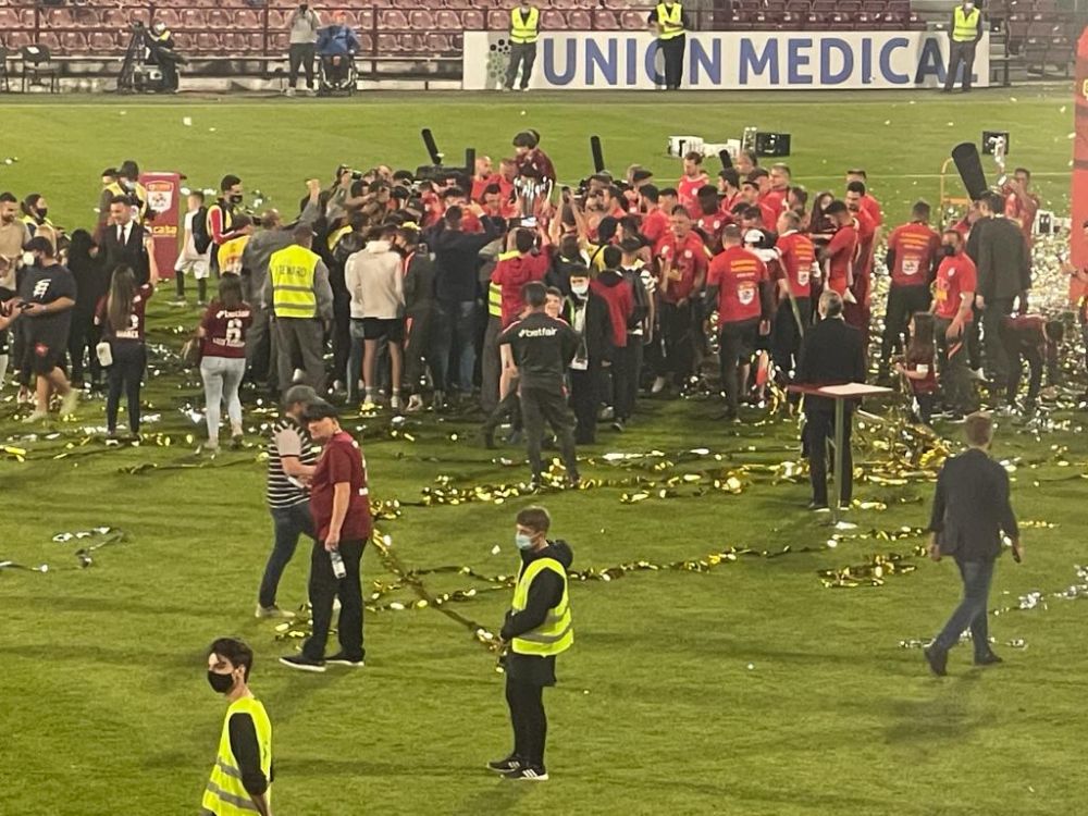 CFR Cluj si-a primit trofeul de campioana a Romaniei! Imaginile senzationale ale bucuriei de la Cluj_18