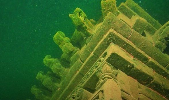 ”Atlantida Chinei”, orasul vechi de 2000 de ani, pastrat intact la 40 de metri sub apa_1