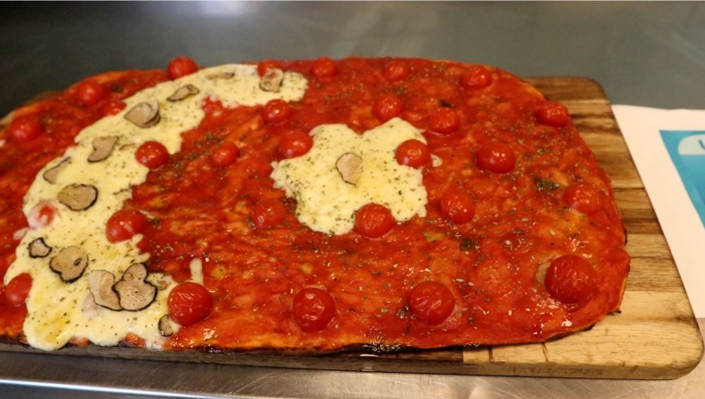 In Bucuresti, exact ca la Roma! Cel mai bun pizzaiolo din Capitala a pregatit o pizza speciala pentru debutul Euro 2020_4