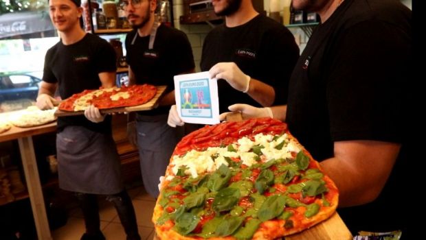 
	In Bucuresti, exact ca la Roma! Cel mai bun pizzaiolo din Capitala a pregatit o pizza speciala pentru debutul Euro 2020
