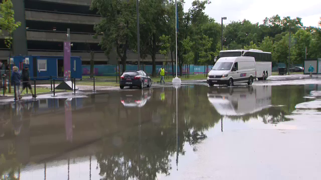 Inundatie pe National Arena inaintea meciului de la Euro! Austria si-a anulat antrenamentul: mingea nu mai sare din cauza apei care a umplut stadionul!_3