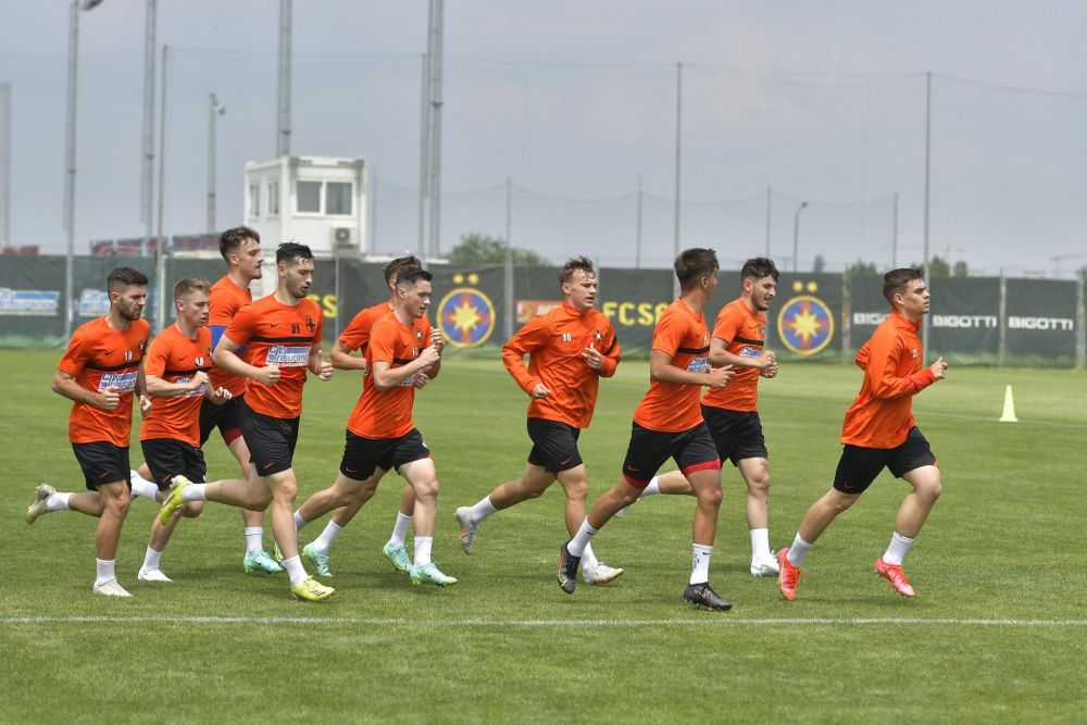 FCSB s-a intors la antrenamente! Primele imagini cu Dinu Todoran dupa ce a semnat cu echipa lui Becali_14
