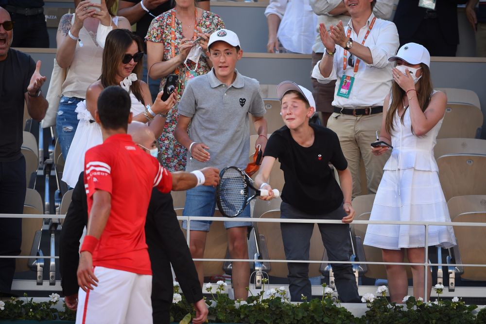 Novak Djokovic i-a oferit unui copil un cadou de sute de mii de euro dupa ce a castigat Roland Garros! Pustiul norocos a fost in extaz_2