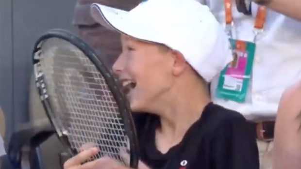 Novak Djokovic i-a oferit unui copil un cadou de sute de mii de euro dupa ce a castigat Roland Garros! Pustiul norocos a fost in extaz_1