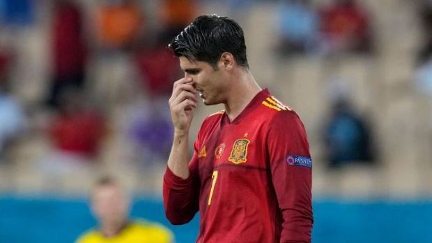 
	Jucatorii Spaniei, pusi la zid de presa internationala, după 0-0 cu Suedia: &quot;Ne fac sa ii regretam pe bombardierii Villa si Fernando Torres&quot;
